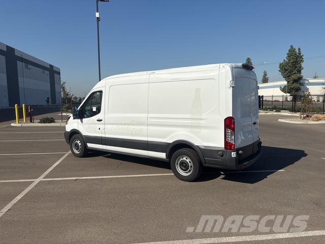 Ford Transit شاحنة مقفلة