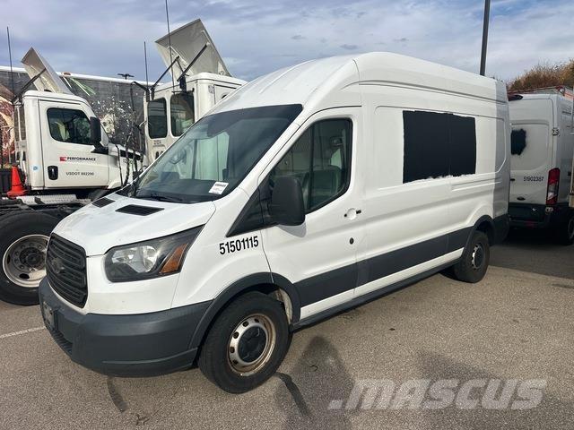 Ford Transit شاحنة مقفلة