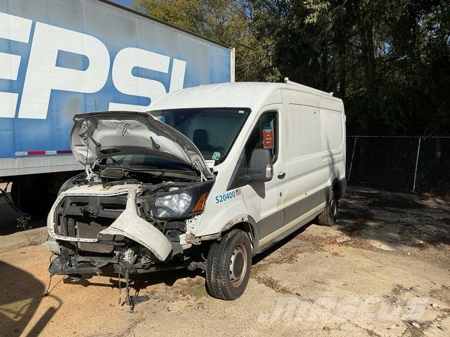 Ford Transit شاحنة مقفلة