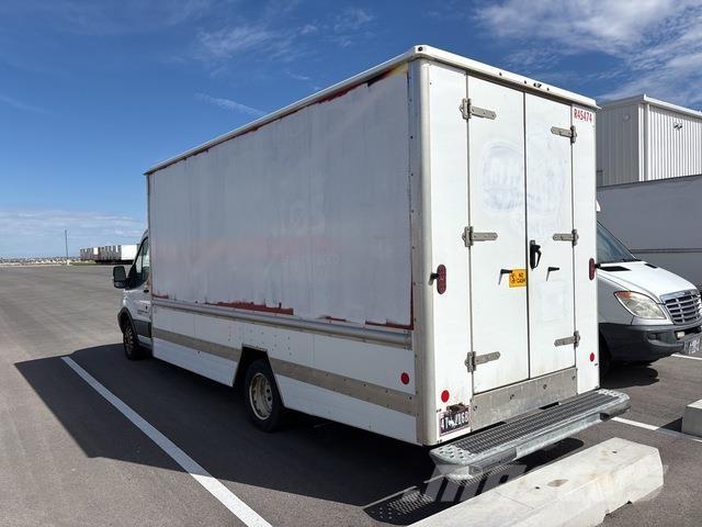 Ford Transit شاحنة مقفلة