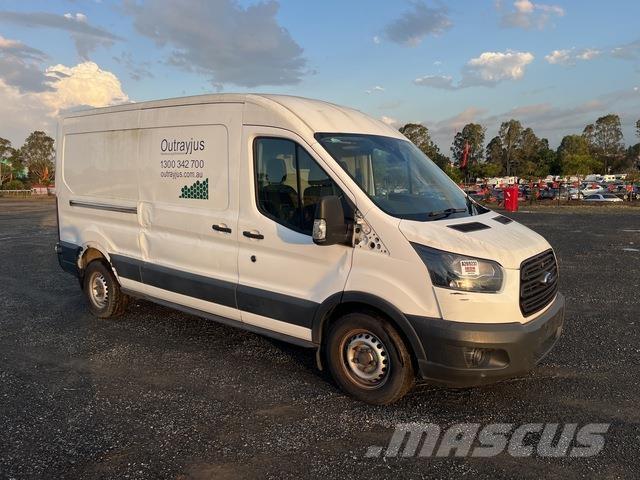Ford Transit شاحنة مقفلة