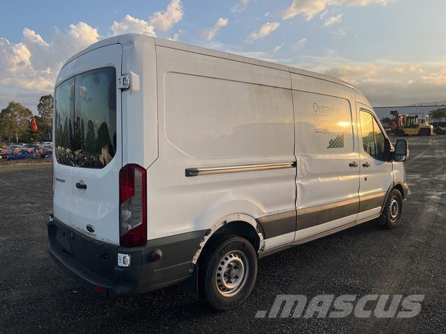 Ford Transit شاحنة مقفلة