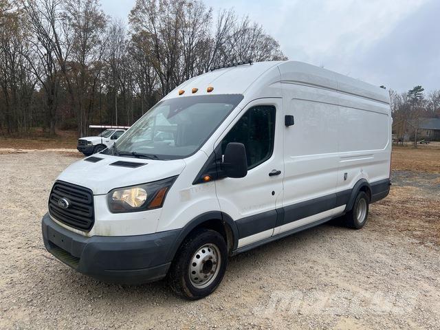 Ford Transit شاحنة مقفلة