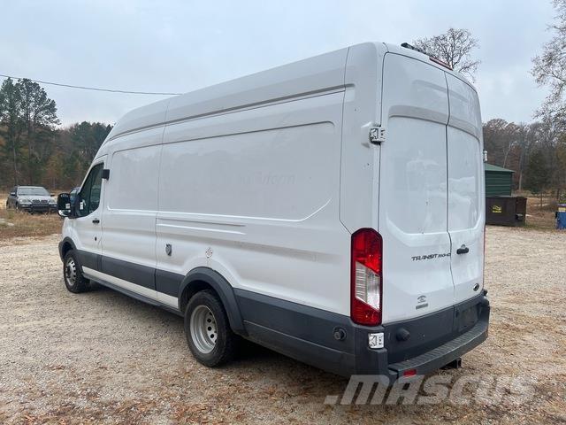 Ford Transit شاحنة مقفلة