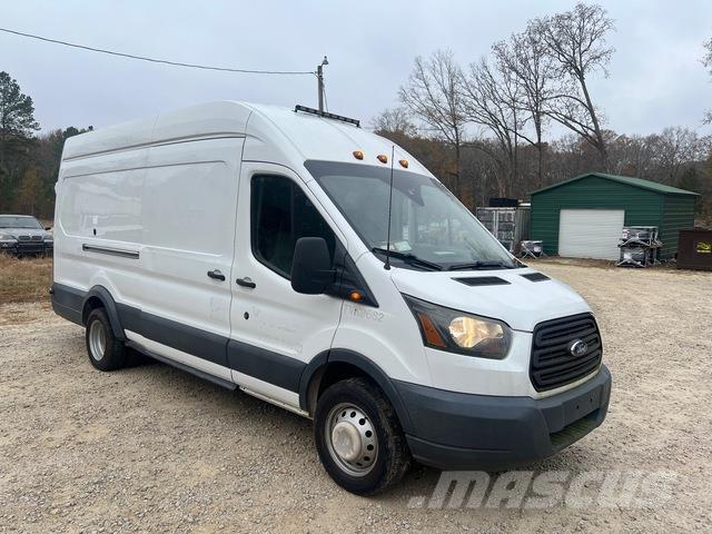 Ford Transit شاحنة مقفلة