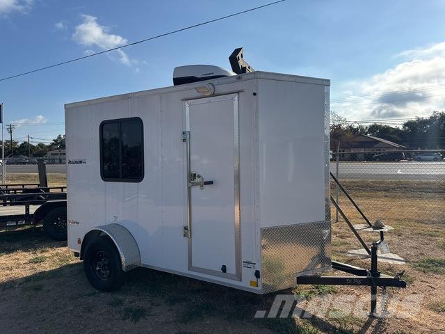 Forest River  مقطورات ذات هيكل صندوقي