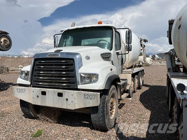Freightliner  شاحنات أخرى