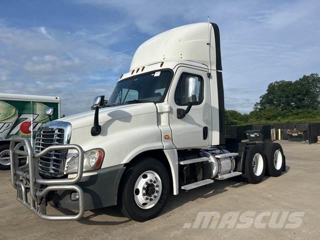 Freightliner  وحدات الجر