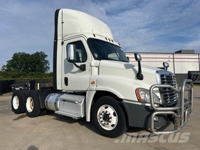 Freightliner  وحدات الجر