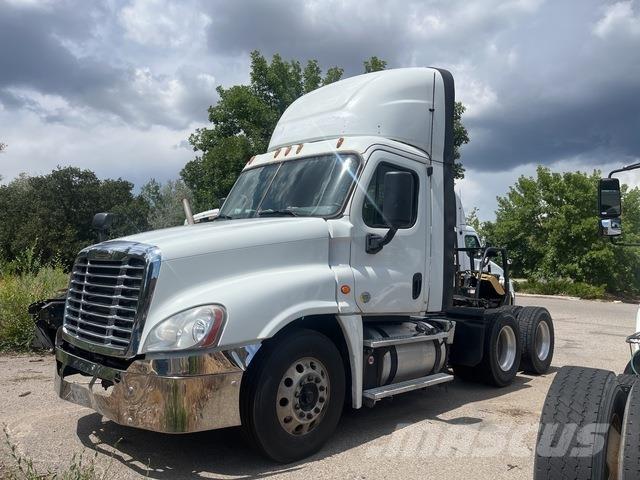 Freightliner  وحدات الجر