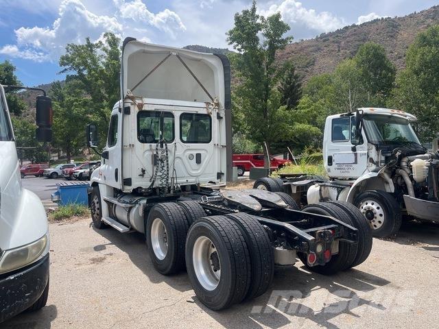 Freightliner  وحدات الجر