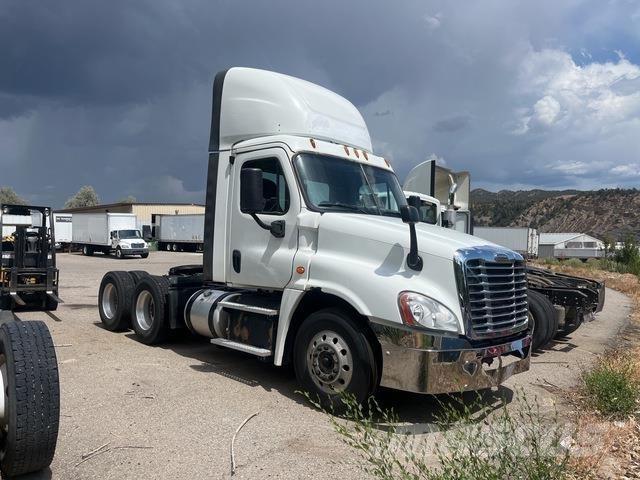 Freightliner  وحدات الجر