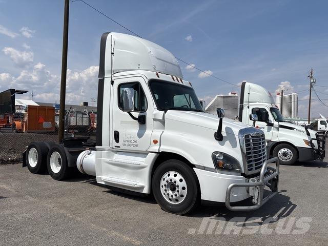 Freightliner  وحدات الجر