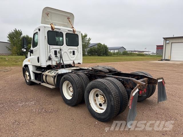 Freightliner  وحدات الجر