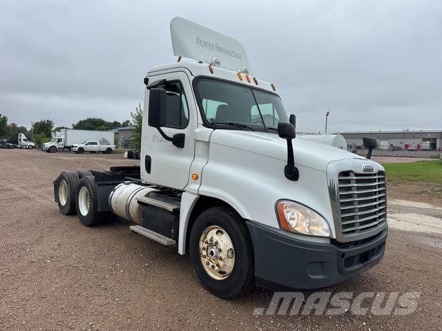 Freightliner  وحدات الجر