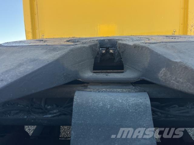 Fruehauf  مقطورات بغطاء جانبي