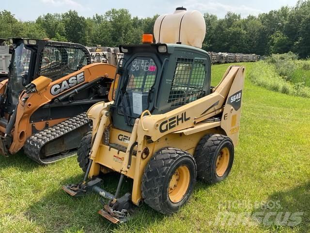 Gehl 5640 لوادر انزلاقية التوجيه