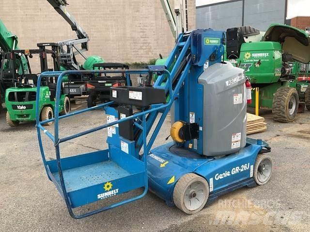 Genie GR26J رافعات السارية الرأسية