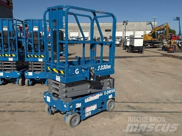 Genie GS-1330M رافعات مقصية الشكل