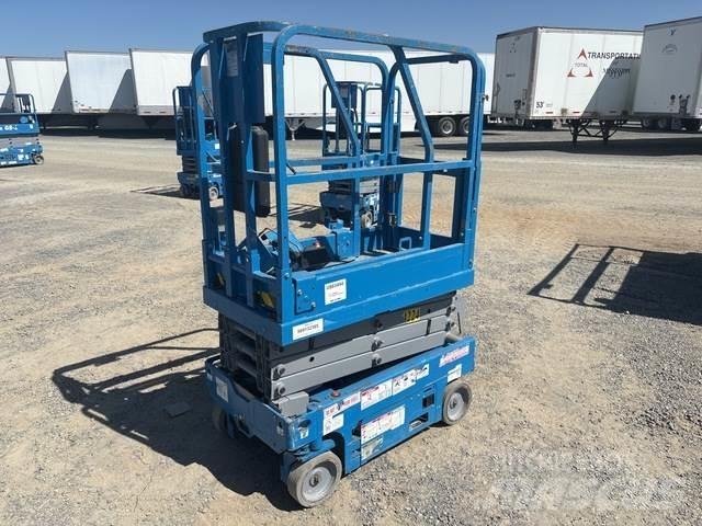 Genie GS-1330M رافعات مقصية الشكل