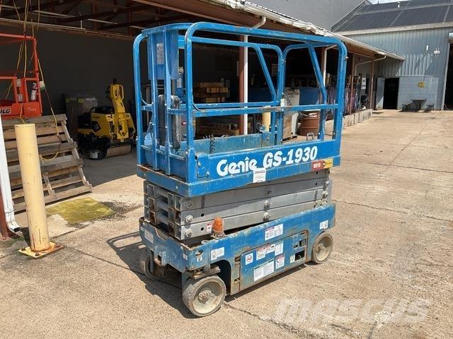 Genie GS-1930 رافعات مقصية الشكل