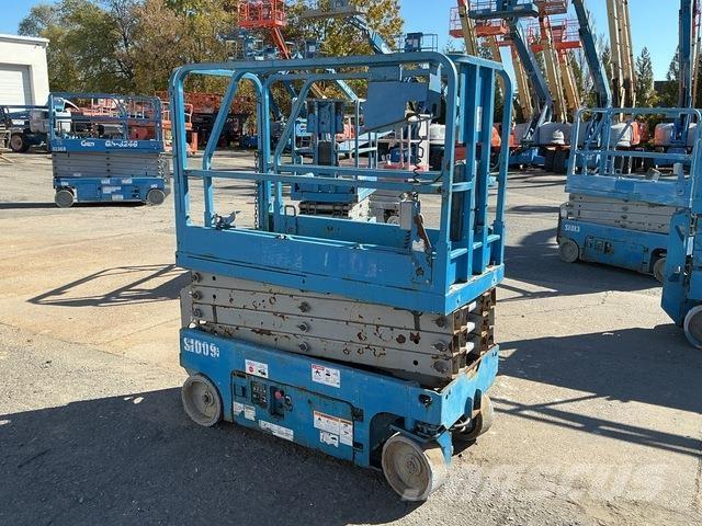 Genie GS-1930 رافعات مقصية الشكل