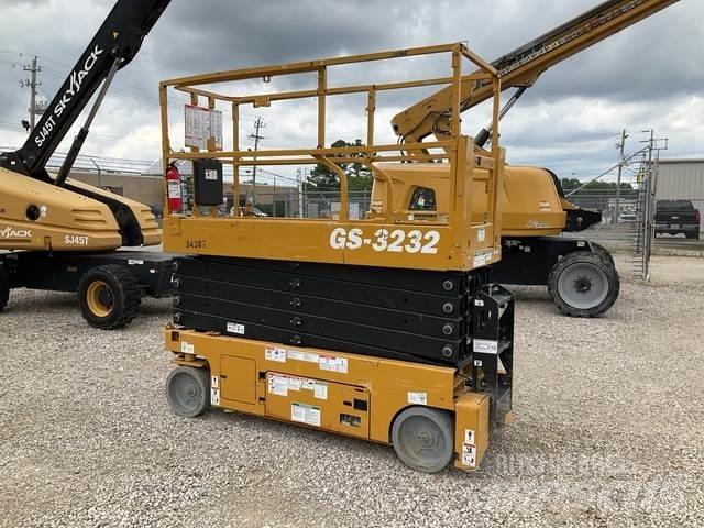 Genie GS-3232 رافعات مقصية الشكل