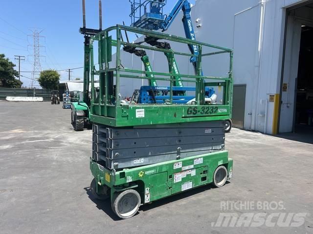 Genie GS-3232 رافعات مقصية الشكل