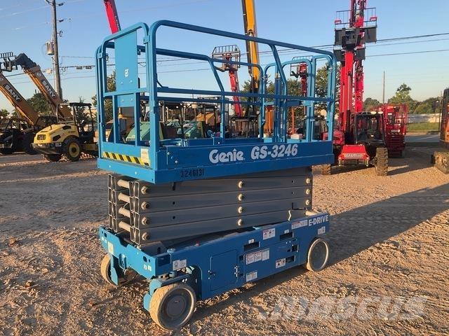 Genie GS-3246 رافعات مقصية الشكل