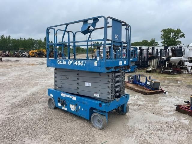 Genie GS-4047 رافعات مقصية الشكل