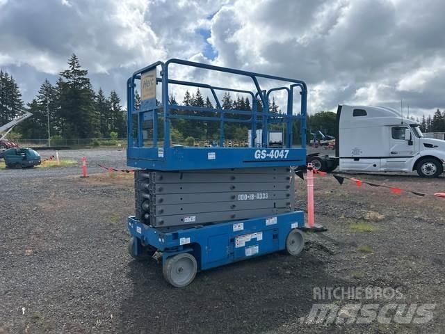 Genie GS-4047 رافعات مقصية الشكل