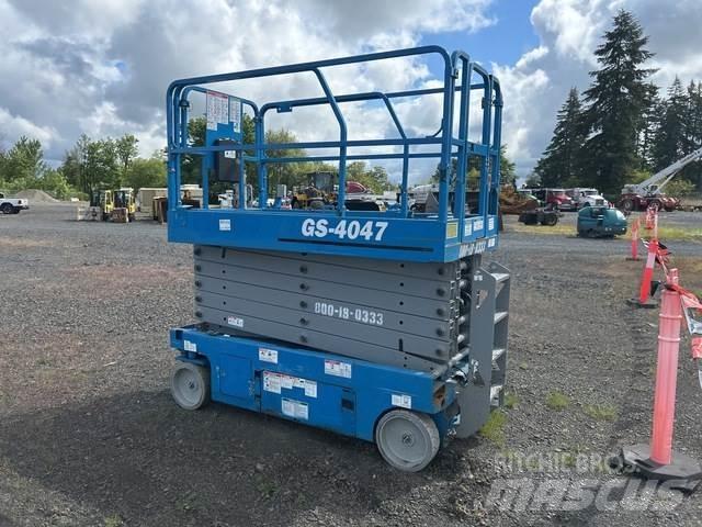 Genie GS-4047 رافعات مقصية الشكل