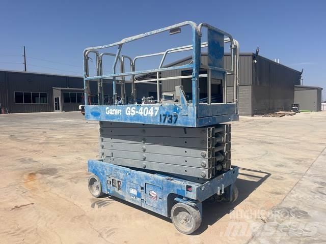 Genie GS-4047 رافعات مقصية الشكل