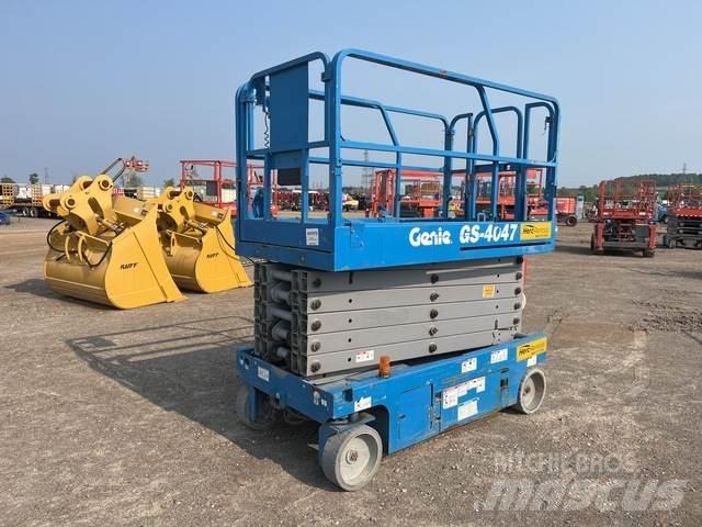 Genie GS-4047 رافعات مقصية الشكل