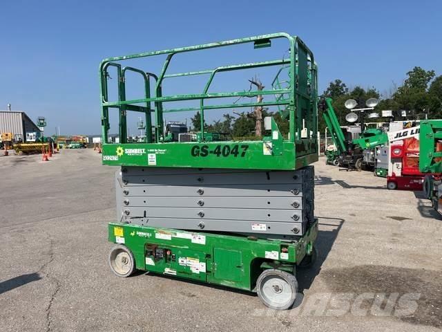 Genie GS-4047 رافعات مقصية الشكل