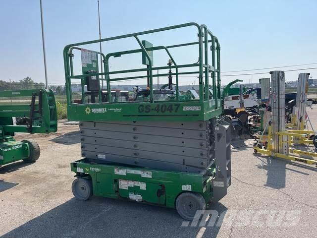 Genie GS-4047 رافعات مقصية الشكل