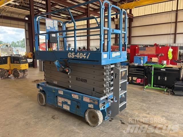 Genie GS-4047 رافعات مقصية الشكل