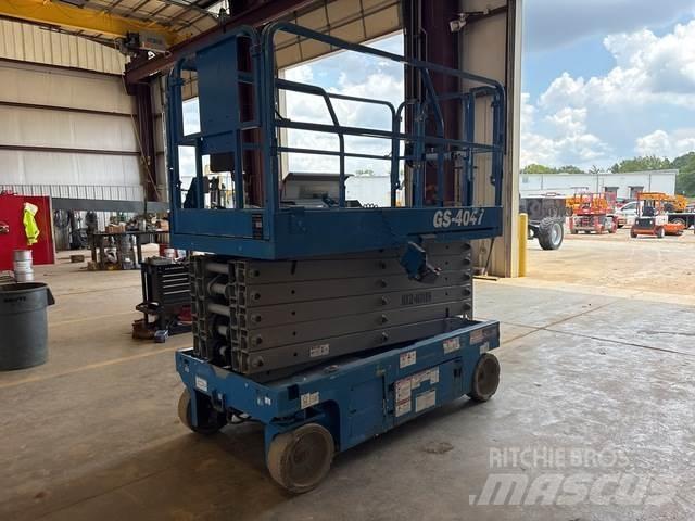 Genie GS-4047 رافعات مقصية الشكل