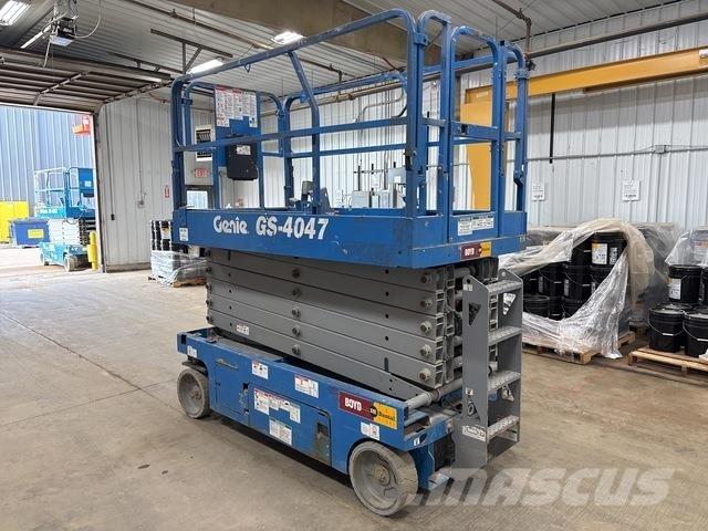 Genie GS-4047 رافعات مقصية الشكل