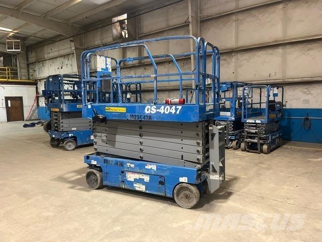 Genie GS-4047 رافعات مقصية الشكل