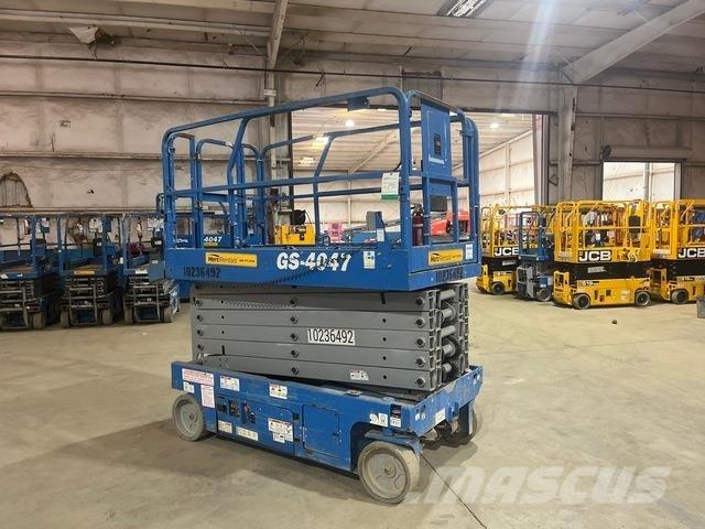 Genie GS-4047 رافعات مقصية الشكل