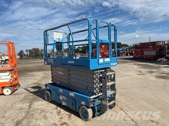 Genie GS-4047 رافعات مقصية الشكل