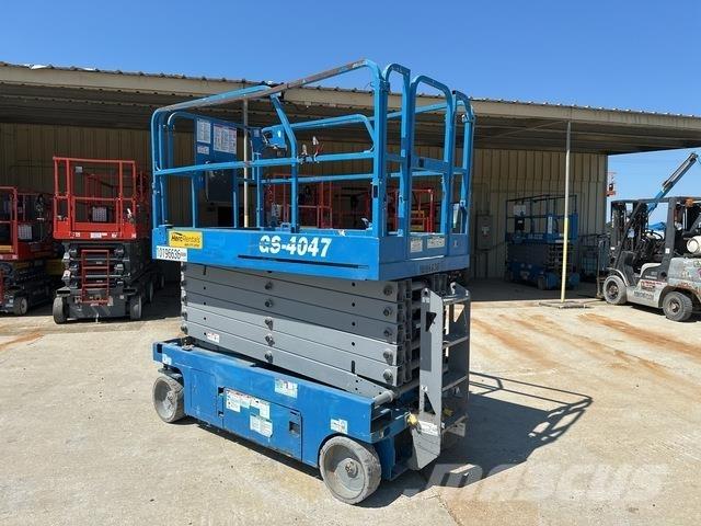 Genie GS-4047 رافعات مقصية الشكل