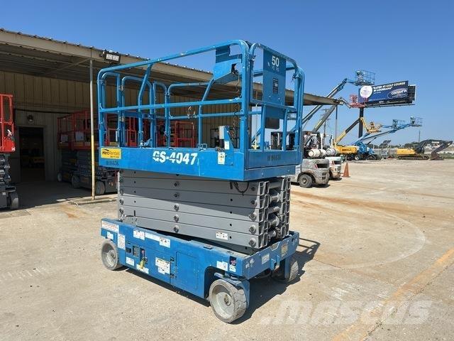 Genie GS-4047 رافعات مقصية الشكل
