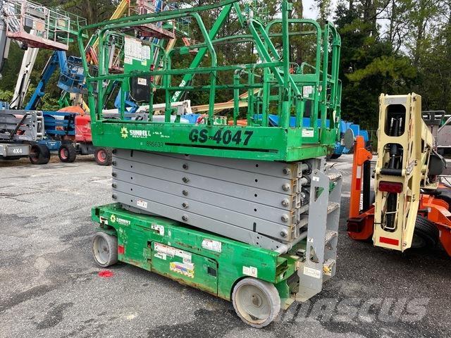 Genie GS-4047 رافعات مقصية الشكل