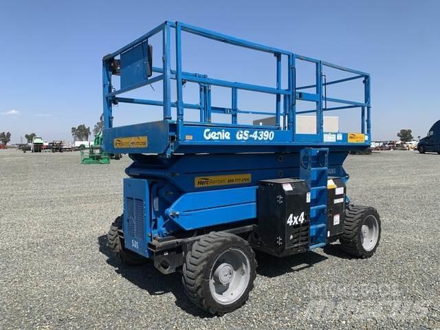 Genie GS-4390 رافعات مقصية الشكل