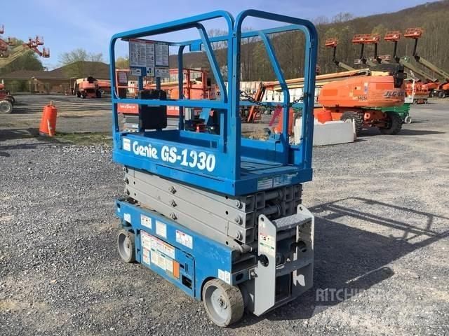 Genie GS1930 رافعات مقصية الشكل