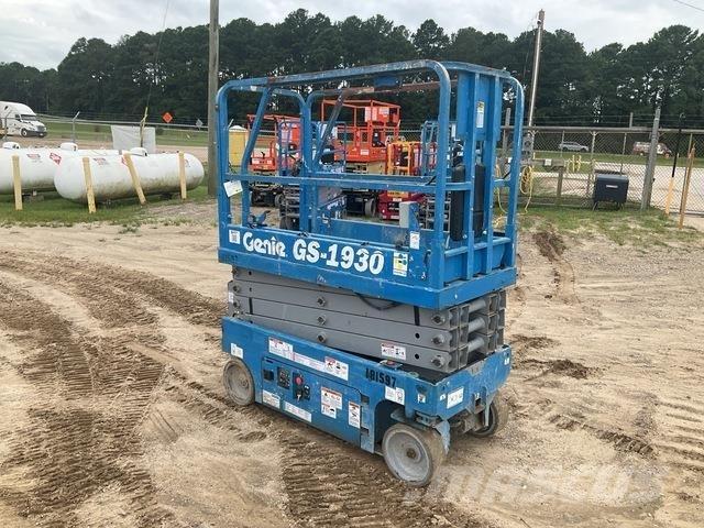 Genie GS1930 رافعات مقصية الشكل