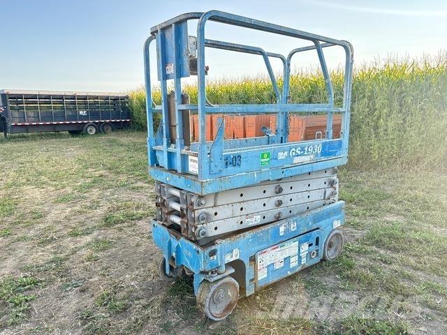 Genie GS1930 رافعات مقصية الشكل