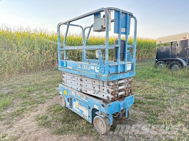 Genie GS1930 رافعات مقصية الشكل